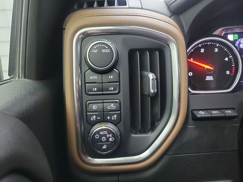 Used 2020 Chevrolet Silverado 2500 High Country w/ Z71 Off-Road Package image 33