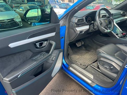 Used 2019 Lamborghini Urus AWD/4WD image 9
