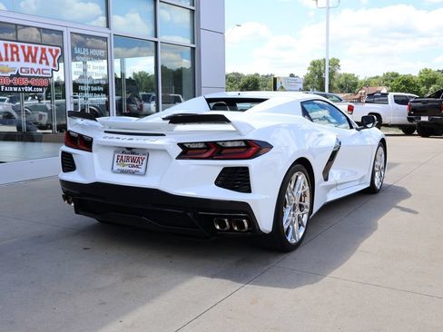 Used 2024 Chevrolet Corvette Stingray Preferred Conv w/ Z51 Performance Package RWD image 3
