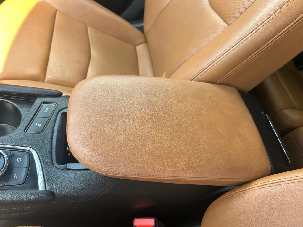 Used 2022 Cadillac XT5 Premium Luxury w/ Technology Package FWD image 34