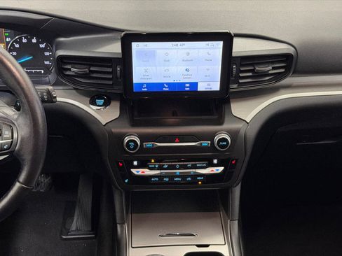 Used 2020 Ford Explorer XLT w/ Comfort Package image 20