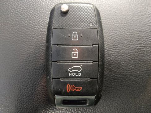 Used 2018 Kia Sorento AWD image 32