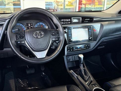 Certified 2018 Toyota Corolla XSE image 31