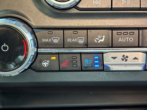 Used 2024 Ford F350 Platinum AWD/4WD image 31