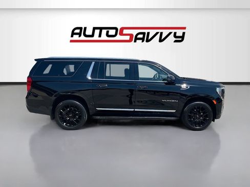 Used 2023 GMC Yukon XL SLT w/ SLT Premium Package AWD/4WD image 8