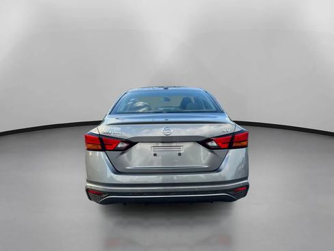 Used 2022 Nissan Altima 2.5 SV FWD image 11