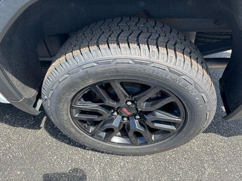 Used 2019 GMC Sierra 1500 Elevation w/ Elevation Value Package AWD/4WD image 8