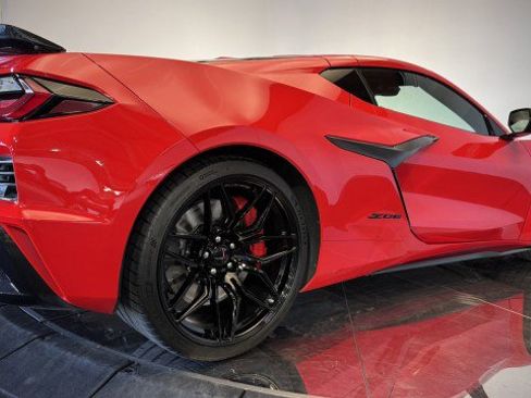 Used 2024 Chevrolet Corvette Z06 w/ Stealth Interior Trim Package image 27