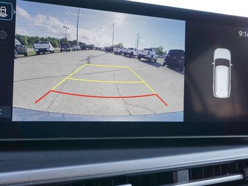 Used 2025 Hyundai Santa Fe SEL FWD image 28
