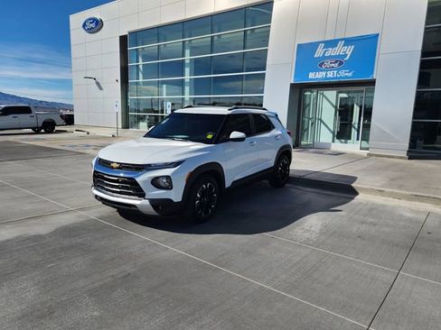 Used 2022 Chevrolet TrailBlazer LT w/ Convenience Package image 1