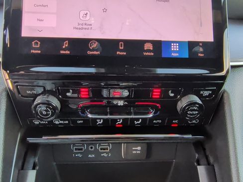 New 2025 Jeep Grand Cherokee L Limited image 37