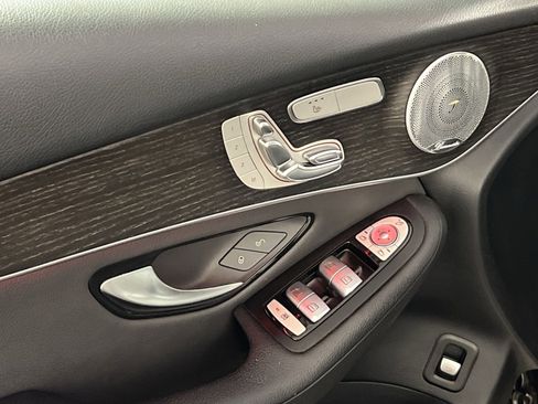 Used 2020 Mercedes-Benz GLC 300 GLC 300 image 15