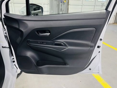 New 2025 Nissan Versa SV w/ Trunk Package image 32