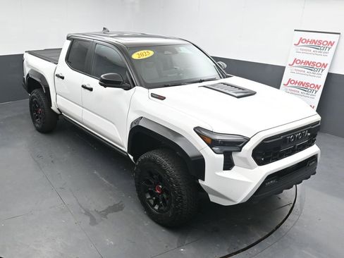 Used 2025 Toyota Tacoma TRD Pro image 24