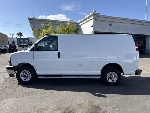 Used 2024 GMC Savana 2500 w/ Driver Convenience Package image 6