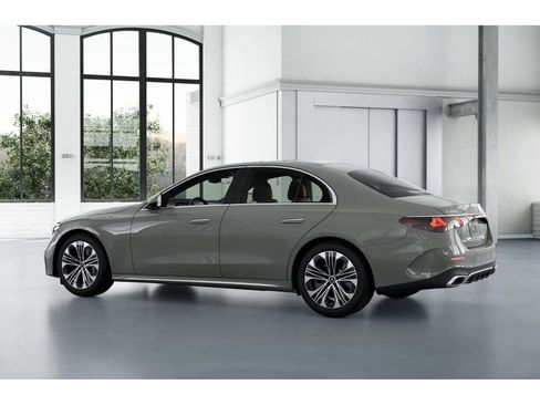 New 2026 Mercedes-Benz E 450 4MATIC Sedan image 31