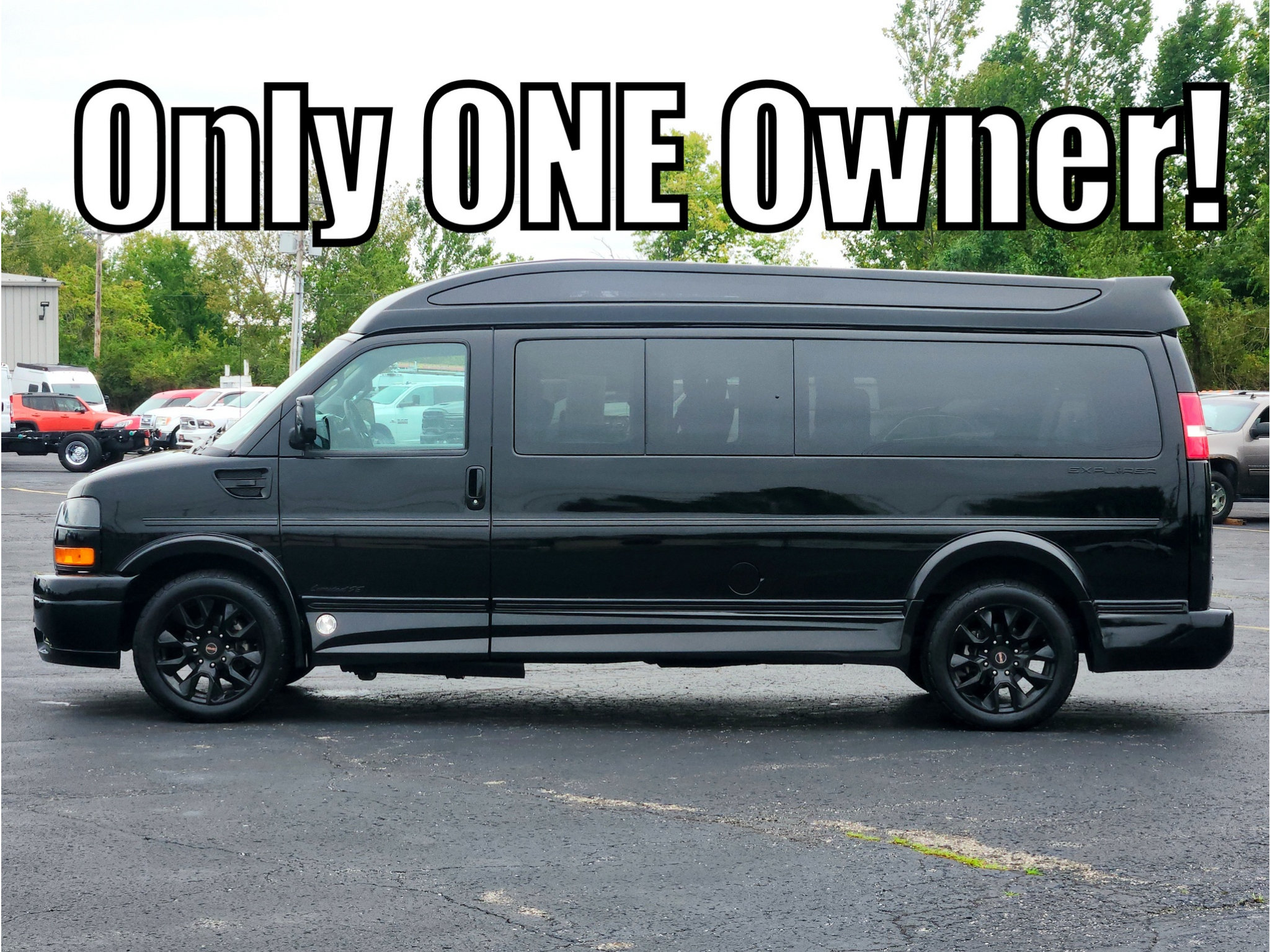 Used 2023 GMC Savana 2500 Extended RWD image 2