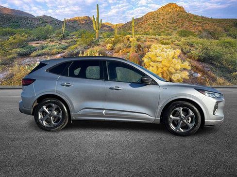 Used 2023 Ford Escape ST-Line image 3