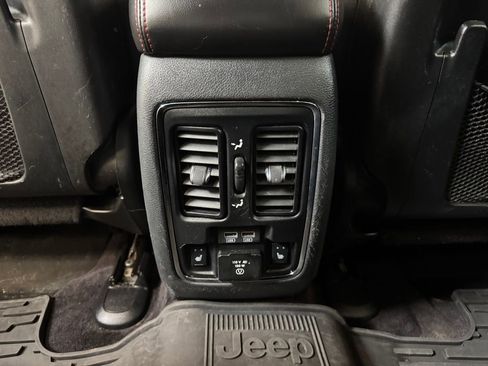 Used 2017 Jeep Grand Cherokee Trailhawk image 17