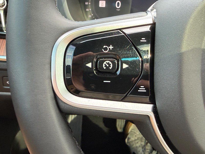 Used 2024 Volvo XC60 T8 Ultimate w/ Protection Package Premier AWD/4WD image 19