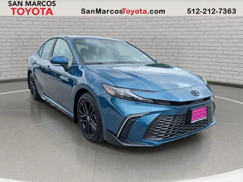 Used 2026 Toyota Camry SE w/ Convenience Package FWD image 3