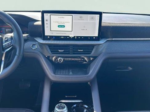 Certified 2025 Ford Explorer Platinum AWD/4WD image 10