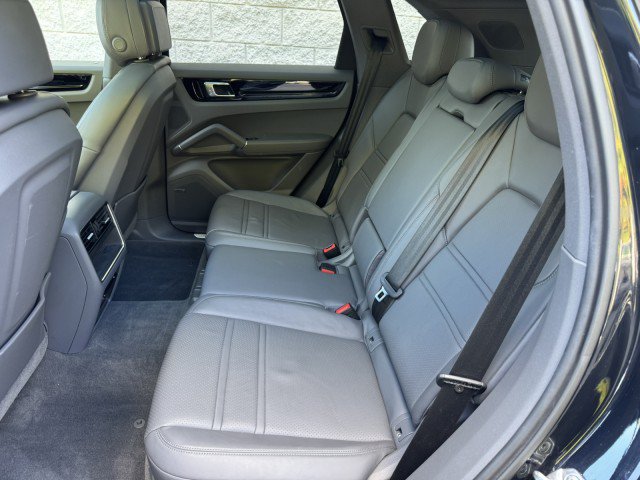 Used 2020 Porsche Cayenne AWD/4WD image 8