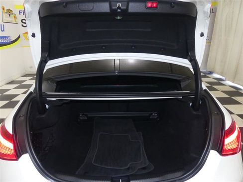 Used 2023 Mercedes-Benz C 300 Sedan w/ Exclusive Trim Package image 35