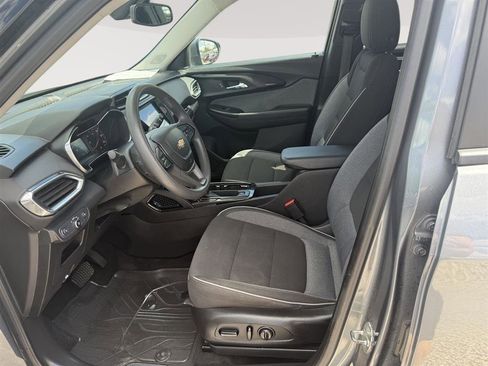 Used 2021 Chevrolet TrailBlazer LT w/ Convenience Package FWD image 24