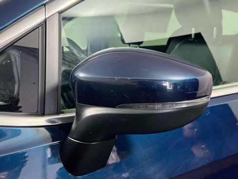 Used 2023 Chrysler Pacifica Touring-L FWD image 12