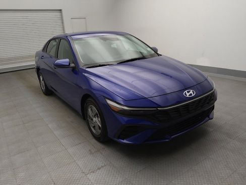 Used 2025 Hyundai Elantra SE image 13