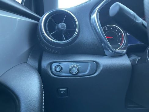 Used 2024 Chevrolet Blazer LT w/ Convenience Package image 18