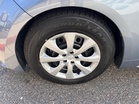 Used 2025 Toyota Corolla LE FWD image 10