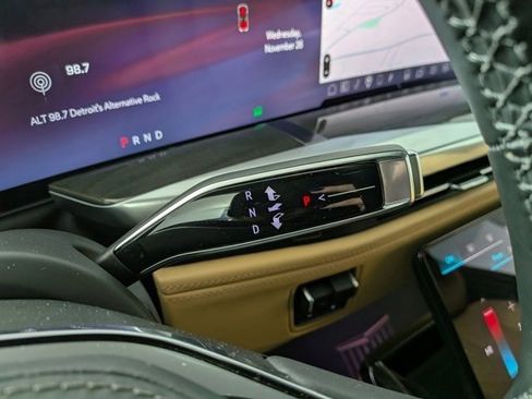 New 2025 Cadillac Escalade IQ Luxury 2 image 21