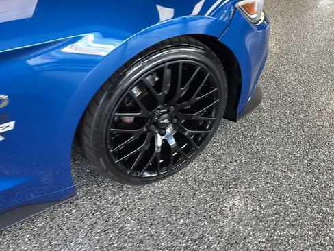Used 2017 Ford Mustang GT w/ GT Performance Package RWD image 26