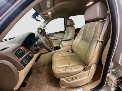 Used 2007 GMC Yukon SLT w/ SLT Preferred Equipment Group AWD/4WD image 13