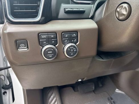 Used 2023 GMC Sierra 1500 Denali w/ Technology Package AWD/4WD image 21