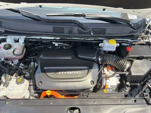 Used 2023 Chrysler Pacifica Limited FWD image 18