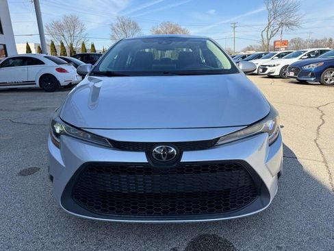 Used 2021 Toyota Corolla LE image 4