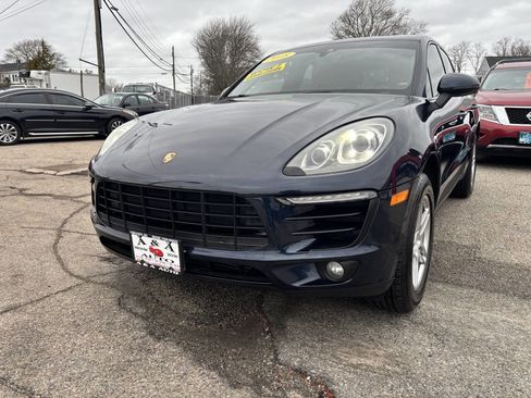 Used 2018 Porsche Macan Base AWD 4dr SUV image 65