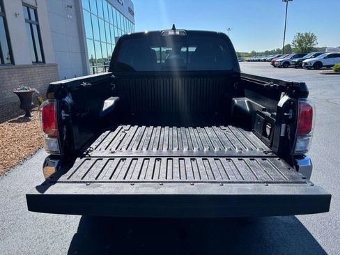 Used 2023 Toyota Tacoma TRD Off-Road AWD/4WD image 6