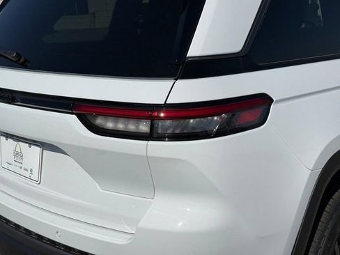 New 2026 Jeep Grand Cherokee Altitude AWD/4WD image 4