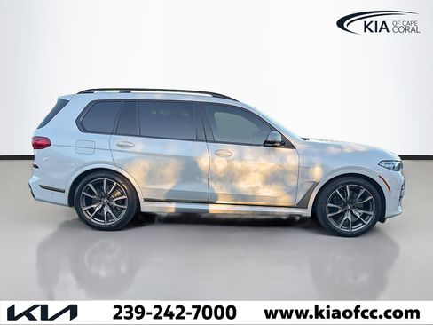 Used 2022 BMW X7 M50i image 6