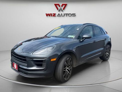 Used 2022 Porsche Macan S AWD/4WD image 1