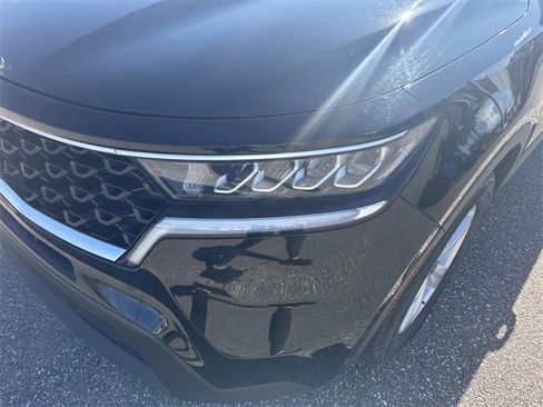 Used 2022 Kia Sorento LX image 10