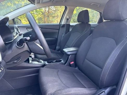 Used 2021 Kia Forte LXS FWD image 5