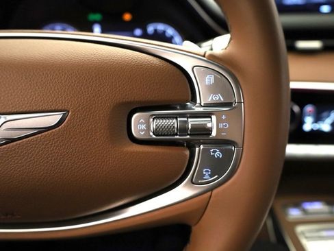 Used 2024 Genesis GV70 2.5T w/ Advanced Package image 28