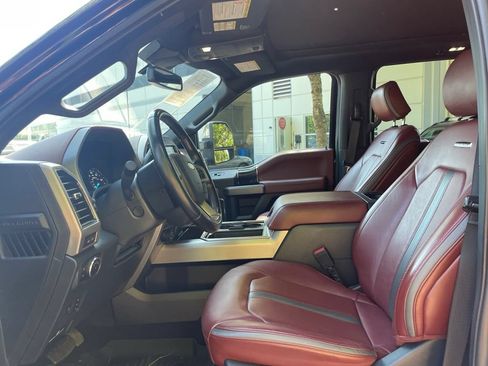 Used 2022 Ford F250 Platinum w/ FX4 Off-Road Package AWD/4WD image 18