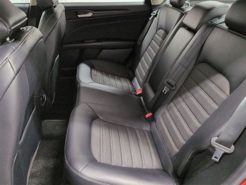 Used 2018 Ford Fusion SE w/ Equipment Group 201A image 20