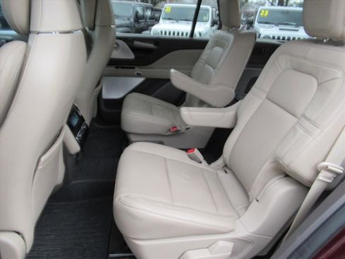 Used 2020 Lincoln Aviator Reserve w/ Equipment Group 201A image 29